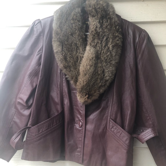 Winter sale ❣️❣️❣️Vintage leather jacket w authentic fur - Picture 1 of 8